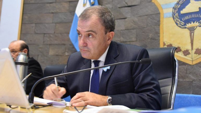 Pesatti tuvo un fuerte cruce con el público tras la votación. Pesatti tuvo un fuerte cruce con el público tras la votación.