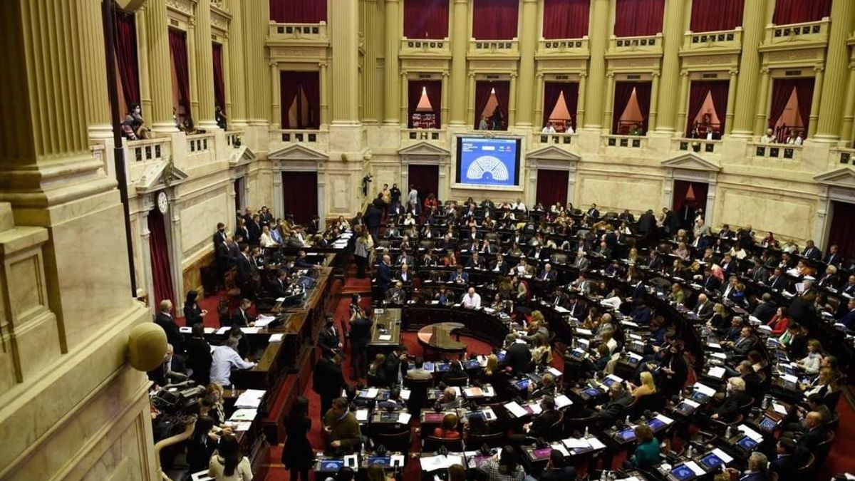 Una ley sancionada con mayoría parlamentaria consolidaría el rediseño de la SIDE impuesto por Milei y le daría previsibilidad política al esquema que hoy funciona por vía reglamentaria.